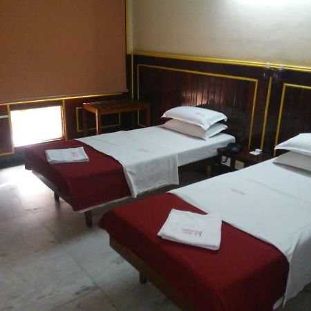 Sarmani Hotels Pvt. Ltd Csennai Kültér fotó