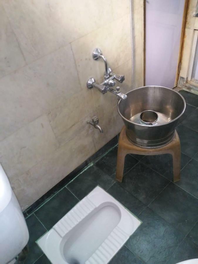 Sarmani Hotels Pvt. Ltd Csennai Kültér fotó