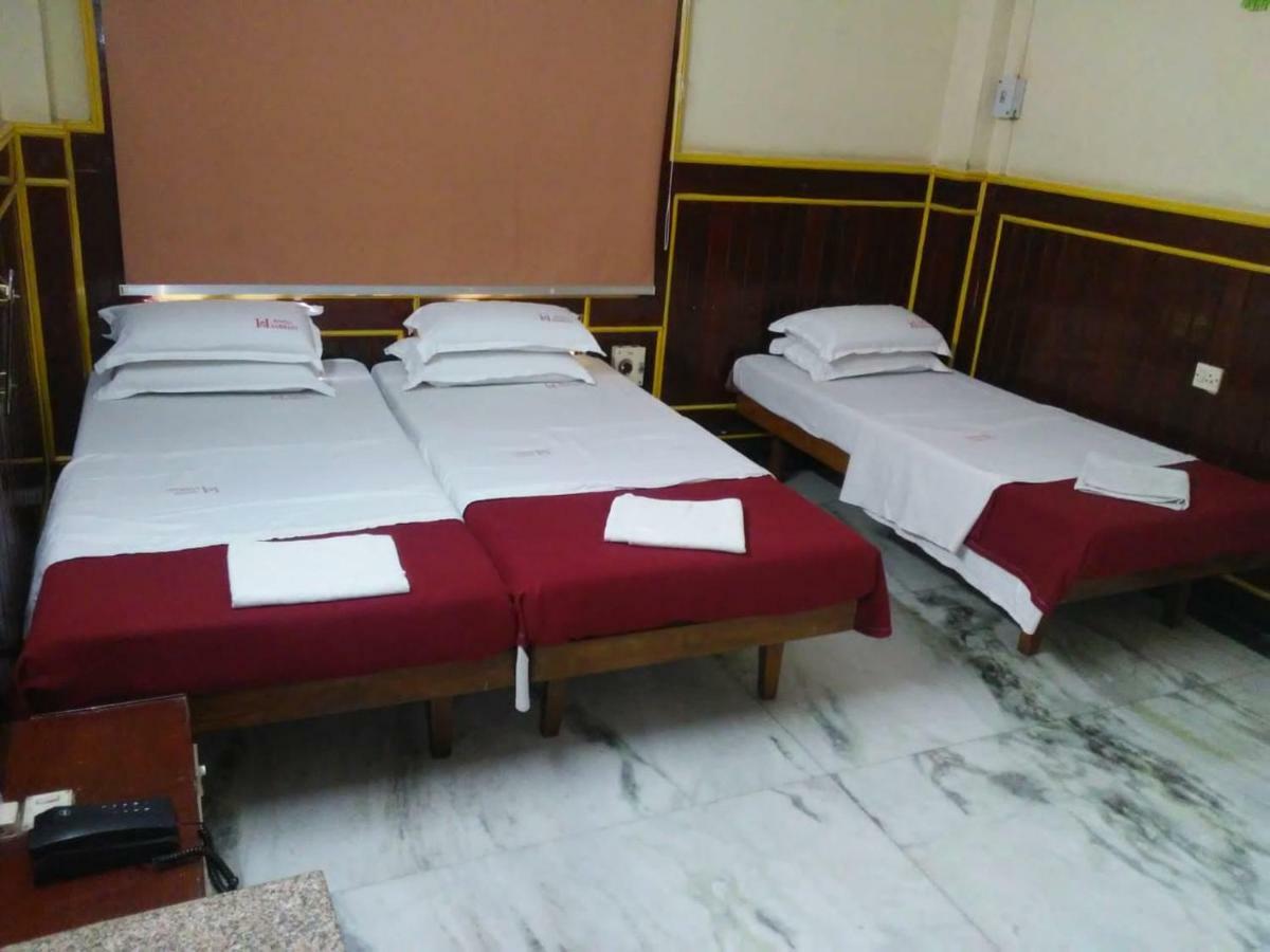 Sarmani Hotels Pvt. Ltd Csennai Kültér fotó