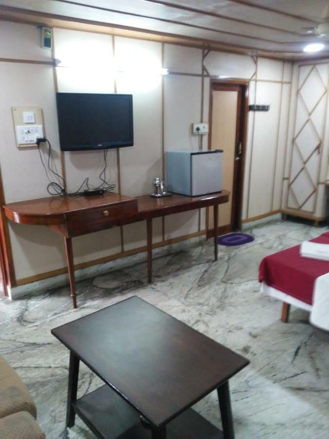 Sarmani Hotels Pvt. Ltd Csennai Kültér fotó